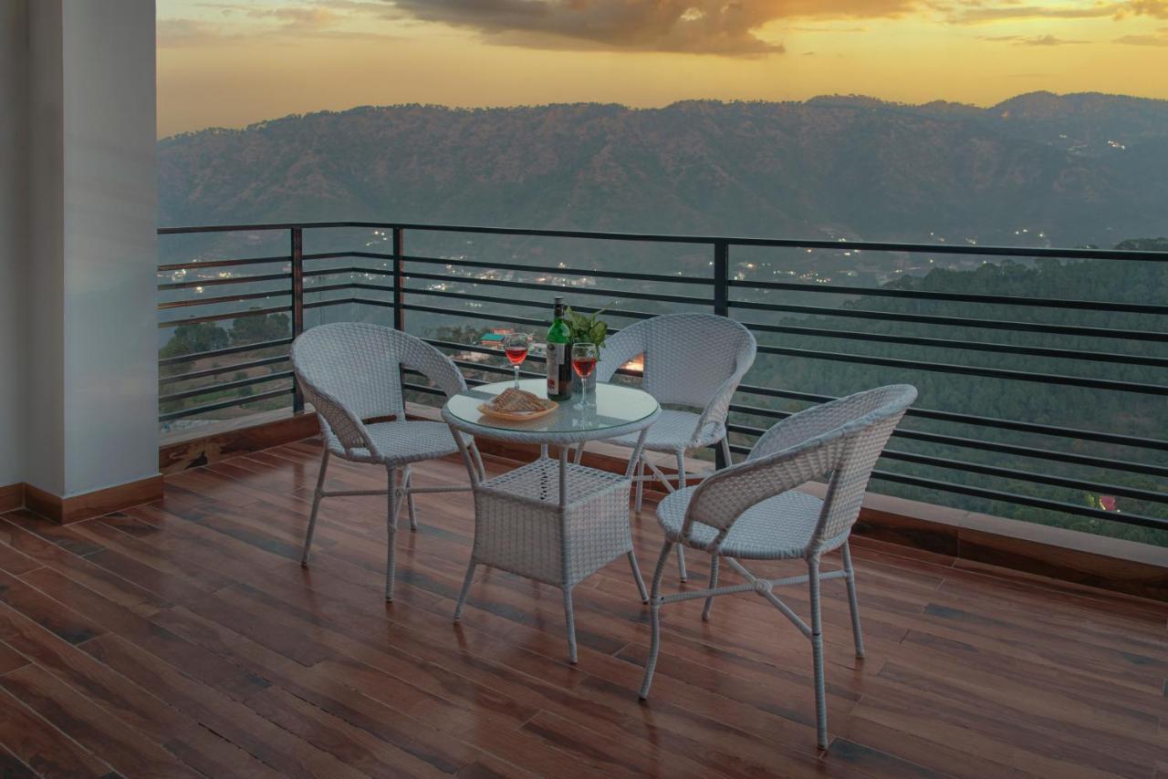 The Hillcrest Paradise Касаулі Екстер'єр фото