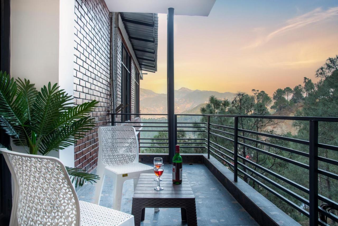 The Hillcrest Paradise Касаулі Екстер'єр фото